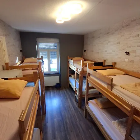 Palmers Lodge Hostel-3